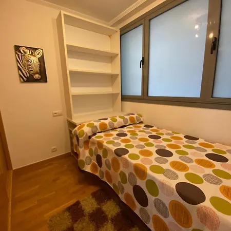 Piso Familiar Amplio Con Acceso Directo A La Playa * Bueu